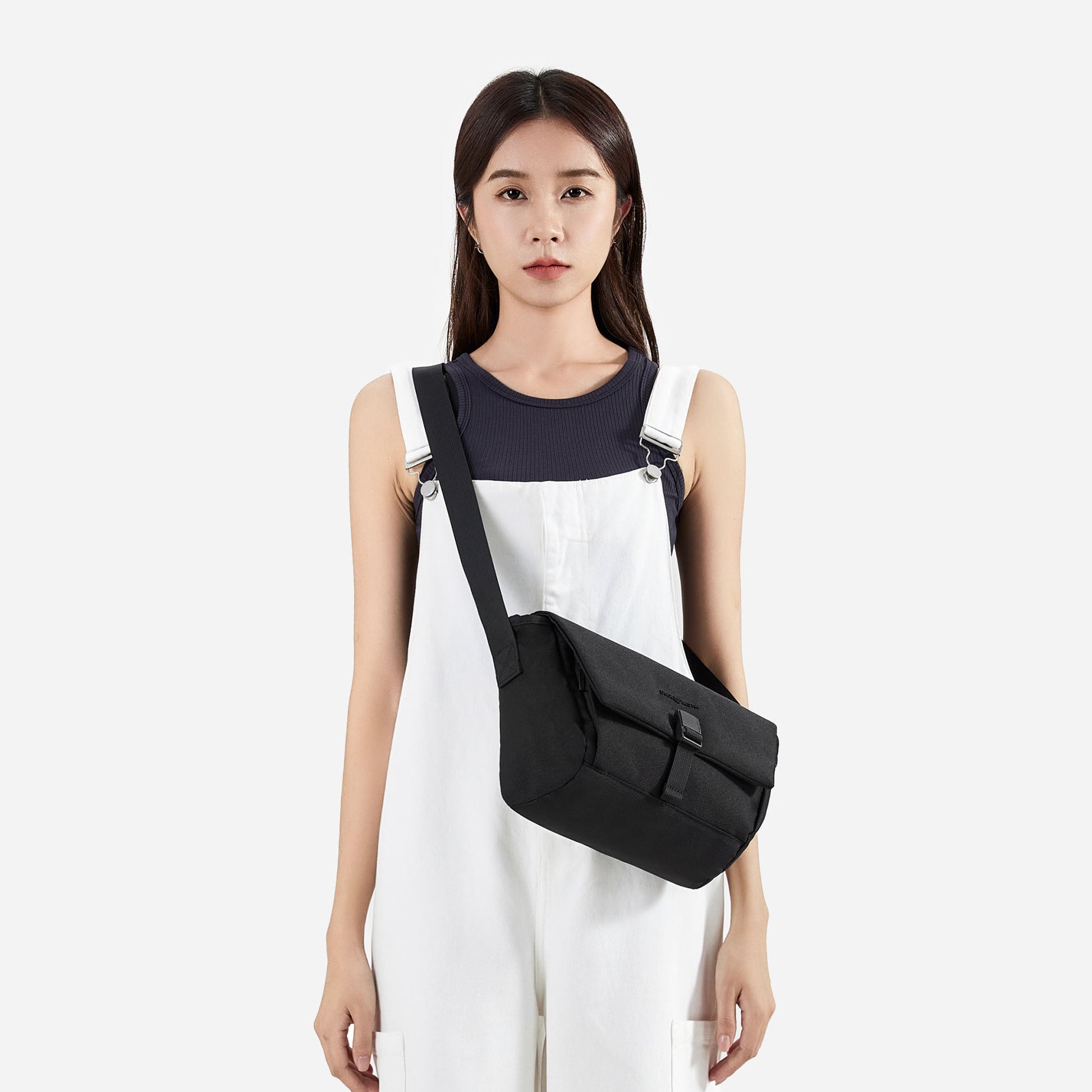 Hitch Crossbody Bag (Black)