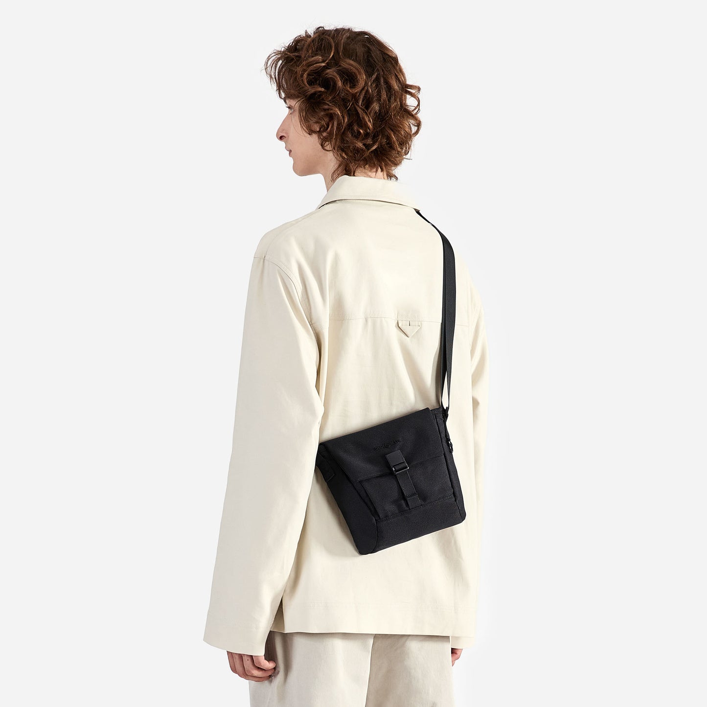 Hitch Crossbody Bag Small (Black)
