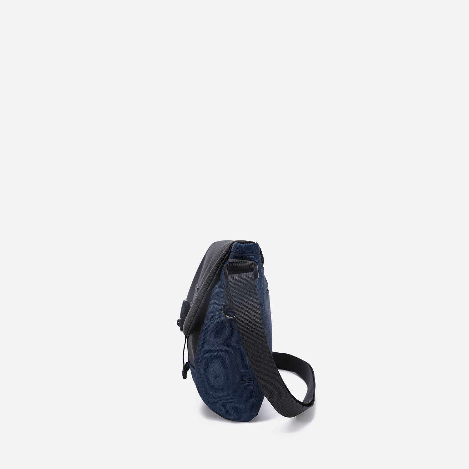 Hitch Small Crossbody Bag (Midnight)