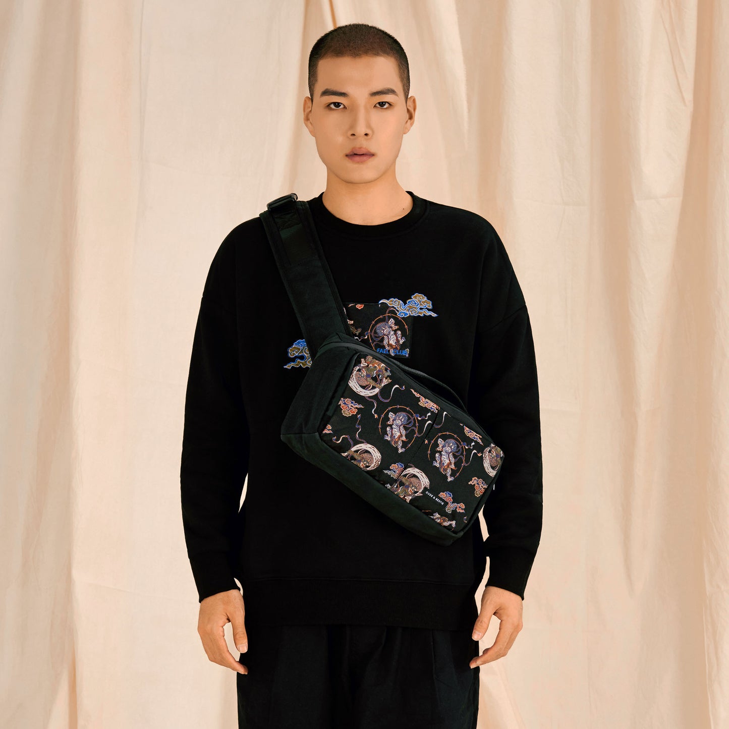 Mount 斜挎胸包 - 風神雷神