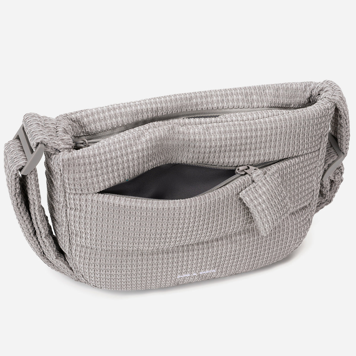 A light gray woven Corduroy Puff shoulder bag by Dude & Bestie Winter2026