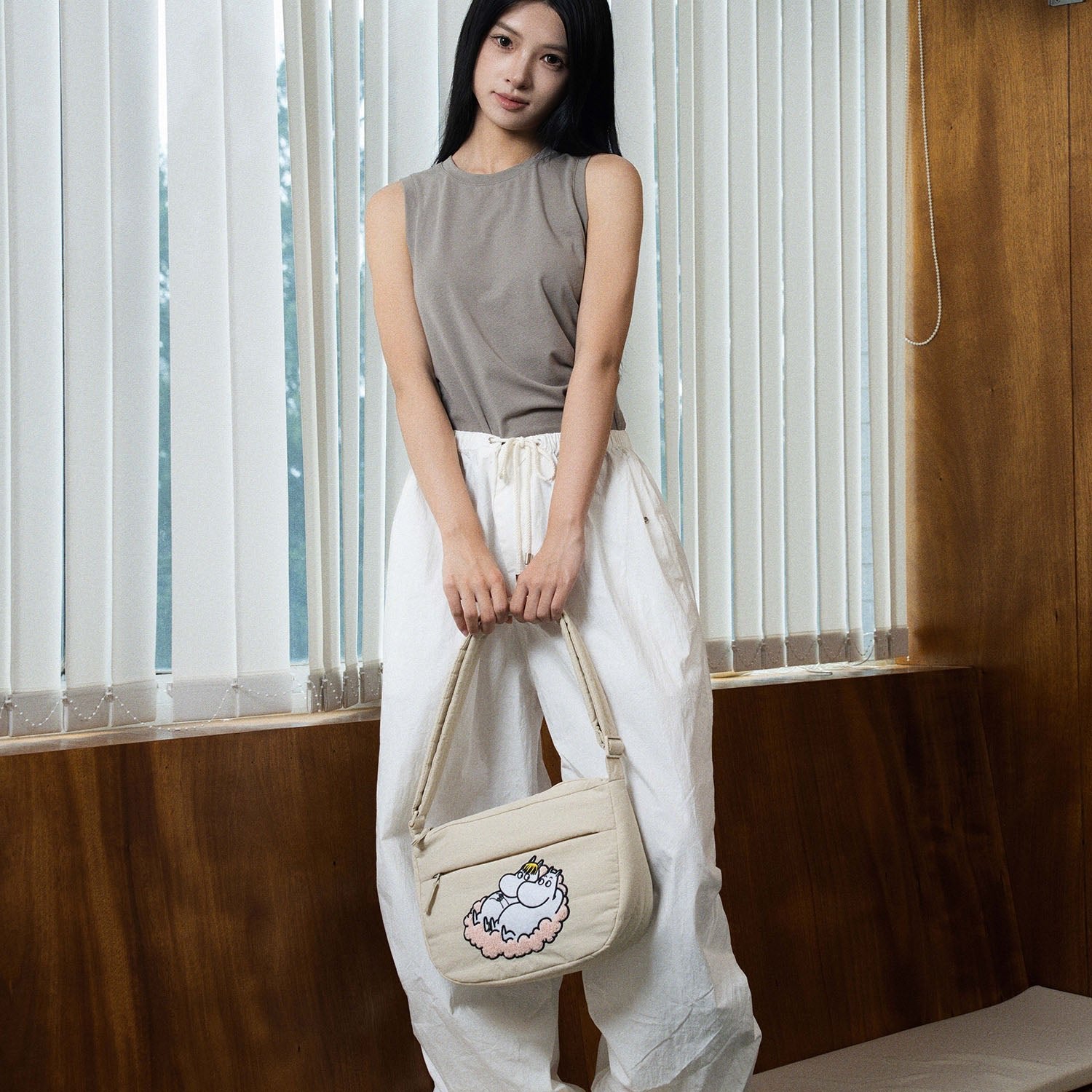 Puff Crossbody Bag - Pinkoi x Moomin Limited Edition Crossbody Bags (Moomintroll)